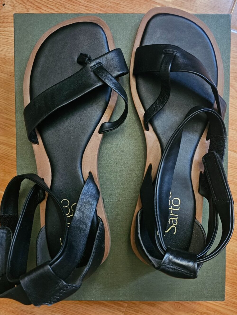 Franco Sarto Black Leather Thong Block Heel Sandals Size 6.5M Ankle Strap